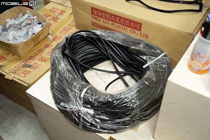 破解對國產帽的迷思！SOL HELMETS 安全帽撞擊測試實驗室、生產線參訪