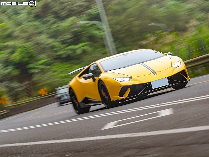 Lamborghini Huracan Performante試駕：突破天際難以比擬的熱血境界