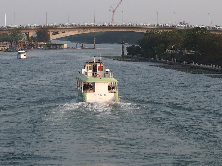 臺南市 安平區 定情碼頭-德陽艦園區 — 全臺唯一軍艦博物館
