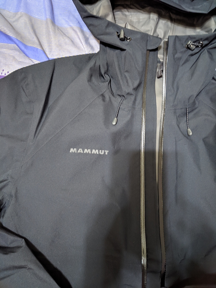 【開箱】MAMMUT GTX防水外套-第一彈