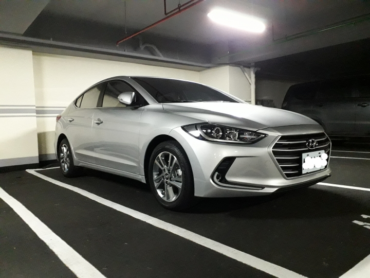 [分享] Hyundai Elantra 1.6豪華版菜單 已交車~