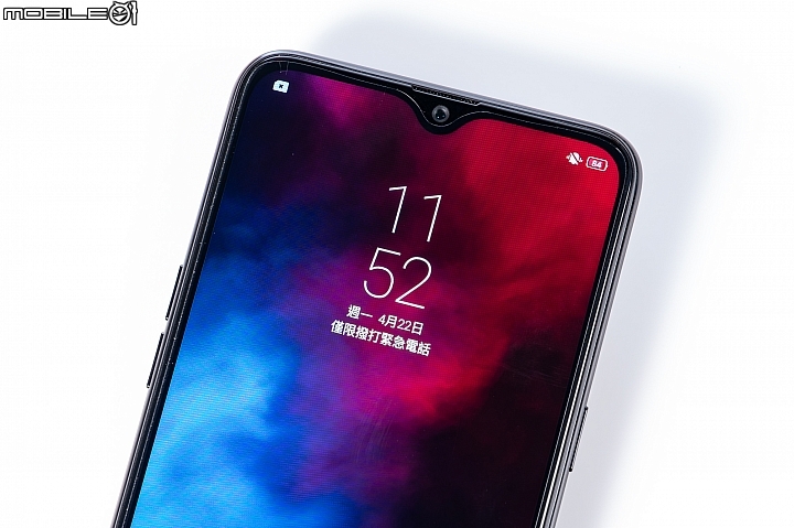 realme 3小試 平價機打電量不稀奇、看點在超級夜景！