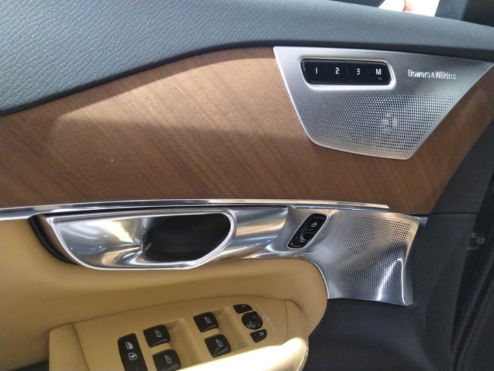 [心得] BMW X5 vs XC90實車比較