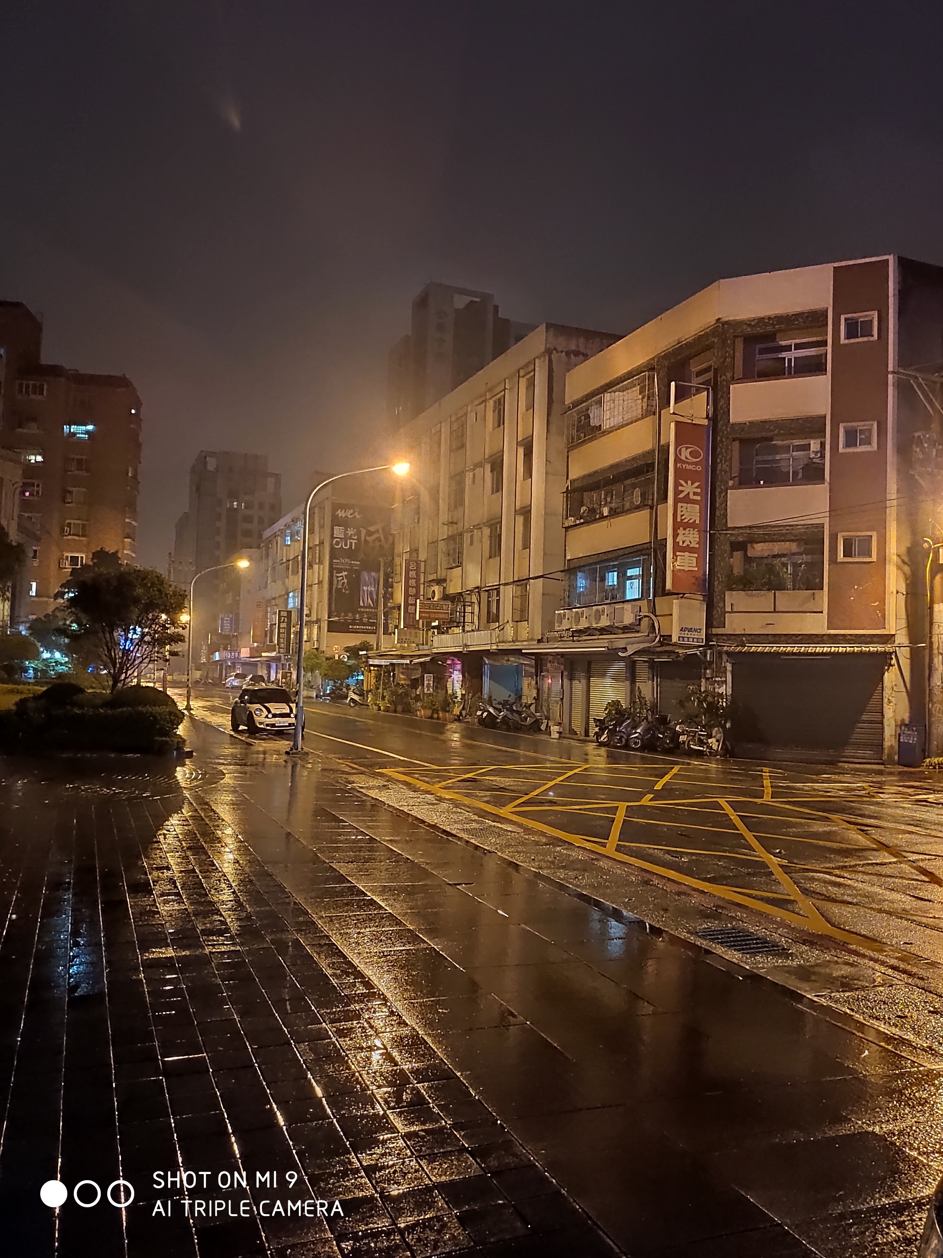 小米9 內建夜景模式 與 谷哥相機夜景模式對比