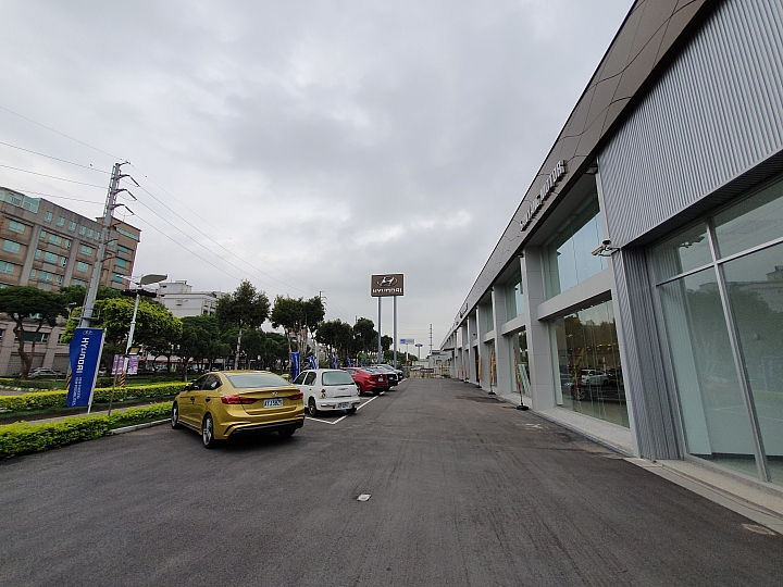 超帥、超稀有！限量50台「KONA鋼鐵人版」詳細賞車分享 (附專屬儀錶板&HUD開機影片)