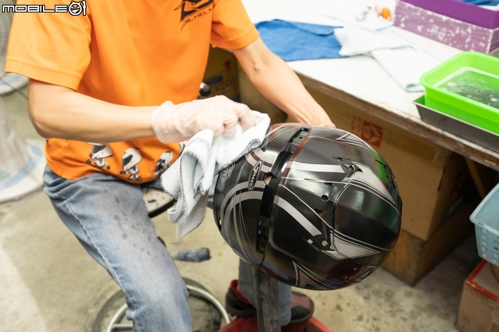 破解對國產帽的迷思！SOL HELMETS 安全帽撞擊測試實驗室、生產線參訪