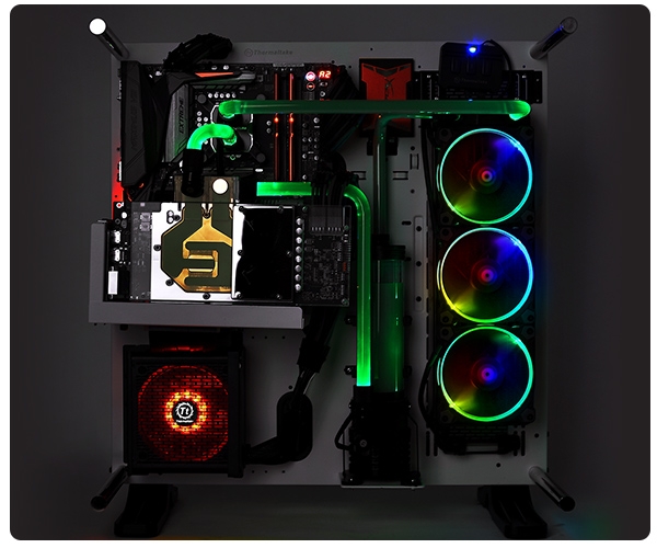 [開箱] 台式燈光美學 Thermaltake Toughpower GX1 RGB 600W 金牌電源供應器 By 沁凱