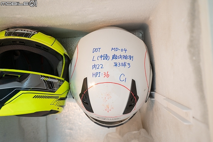 破解對國產帽的迷思！SOL HELMETS 安全帽撞擊測試實驗室、生產線參訪