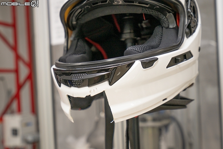 破解對國產帽的迷思！SOL HELMETS 安全帽撞擊測試實驗室、生產線參訪