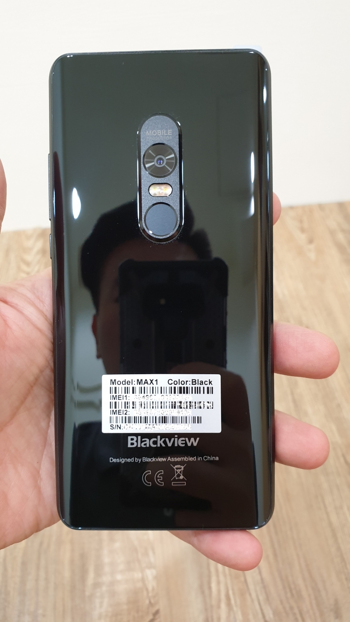 不專業開箱 Blackview Max1 投影機手機