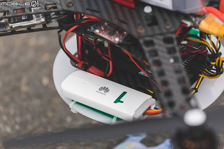 【採訪】Taiwan Drone 100 無人機群飛‧成功征服台南安平！產官學攜手推動無人機產業與教育！
