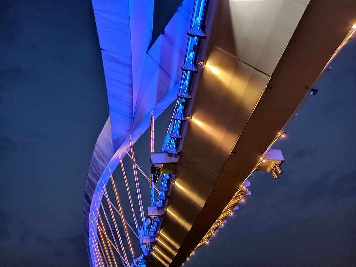 realme 3小試 平價機打電量不稀奇、看點在超級夜景！