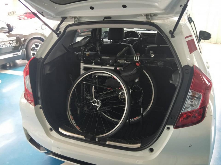 分享我的第一台車～空間很靈活能載鐵馬的小Fit