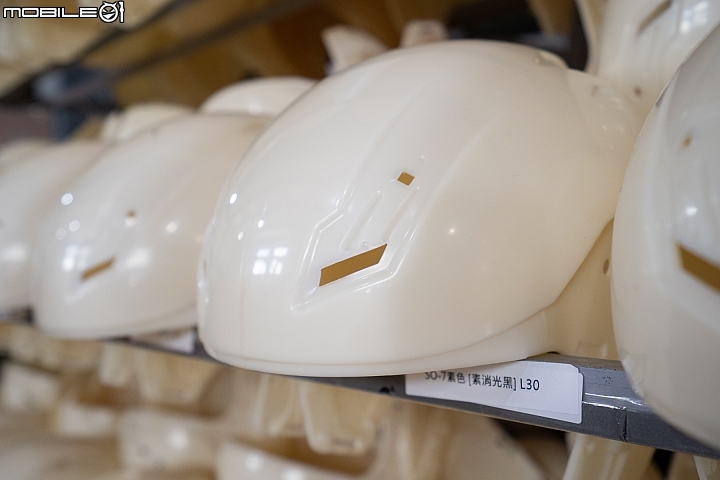 破解對國產帽的迷思！SOL HELMETS 安全帽撞擊測試實驗室、生產線參訪