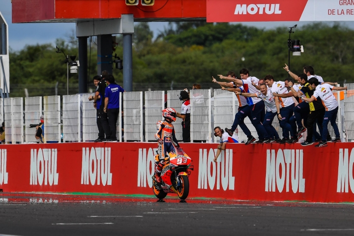 【MotoGP2019】凌晨三點夜未眠！Márquez 以 9.8 秒差距拿下阿根廷分站冠軍！