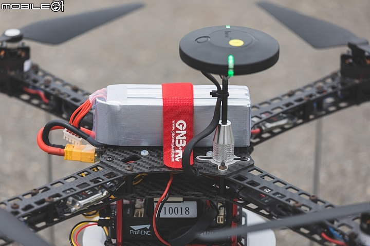 【採訪】Taiwan Drone 100 無人機群飛‧成功征服台南安平！產官學攜手推動無人機產業與教育！
