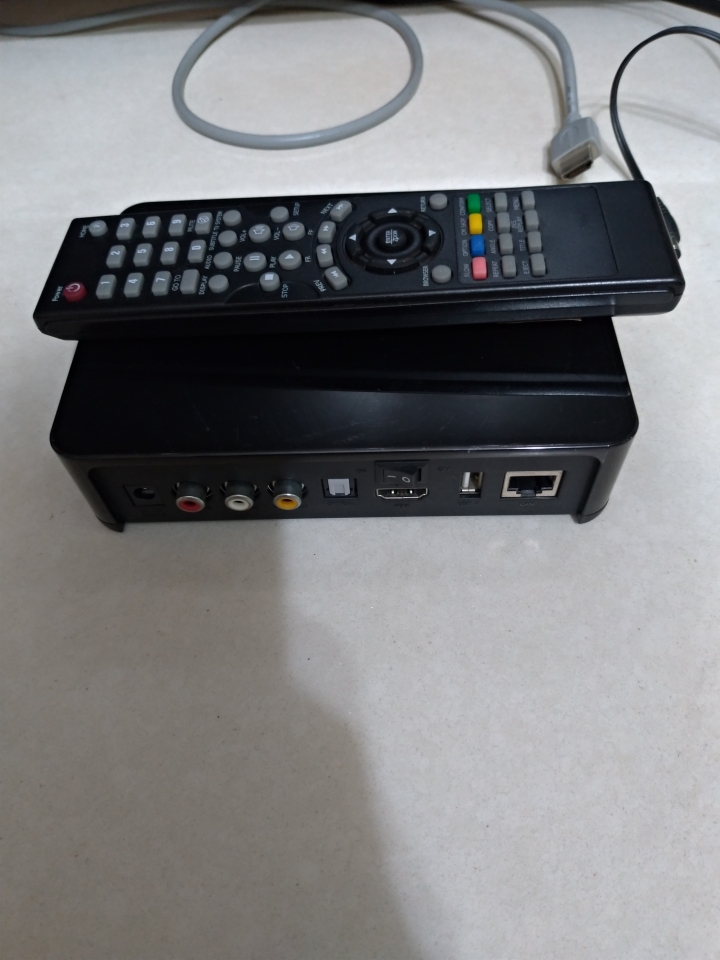 雜牌多媒體播放器，萬用遙控器請教