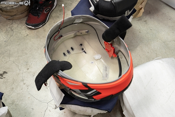 破解對國產帽的迷思！SOL HELMETS 安全帽撞擊測試實驗室、生產線參訪