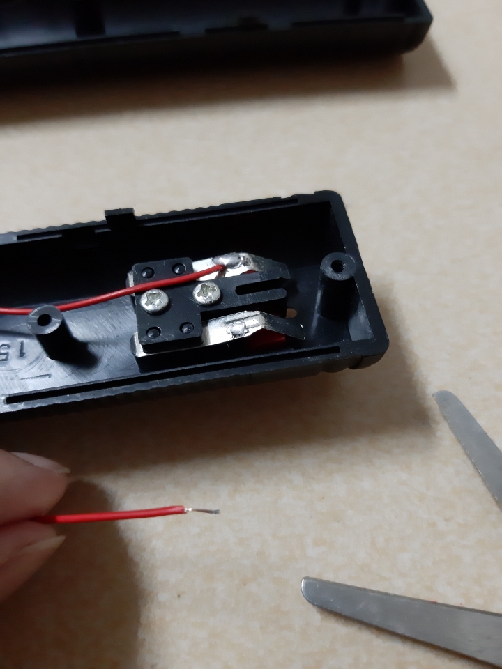 想修理電蚊拍