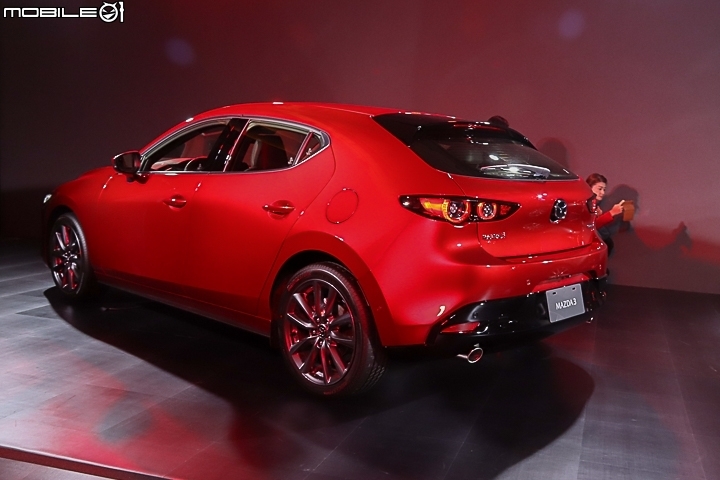 【New Mazda3預售價公佈】入門車型自81萬元起，頂規加入車道維持輔助系統！