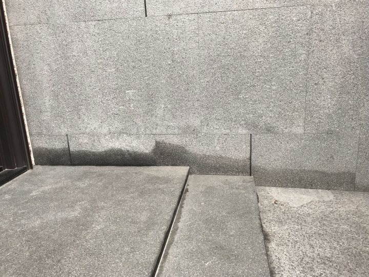 新購屋1樓及2樓花石地板有問題及有漏水疑慮