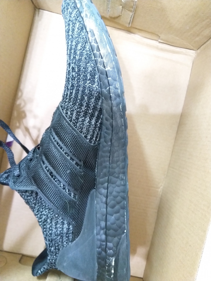 Ultraboost 4.0 triple black求驗