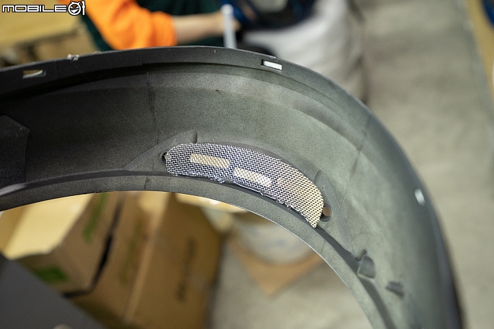 破解對國產帽的迷思！SOL HELMETS 安全帽撞擊測試實驗室、生產線參訪