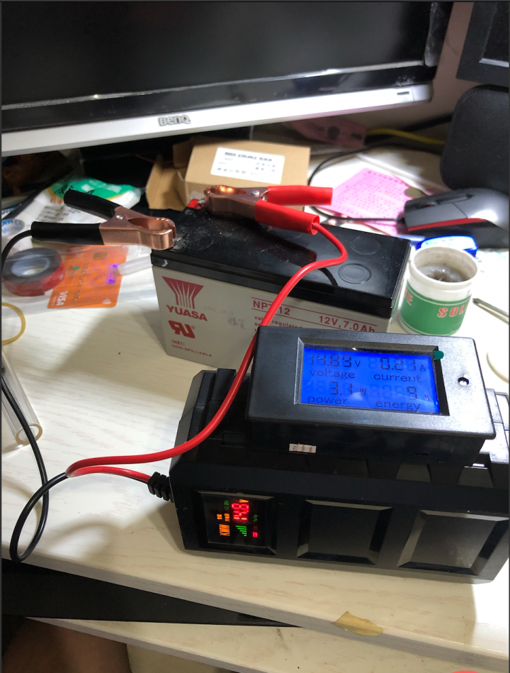 鋰鐵電池充電器