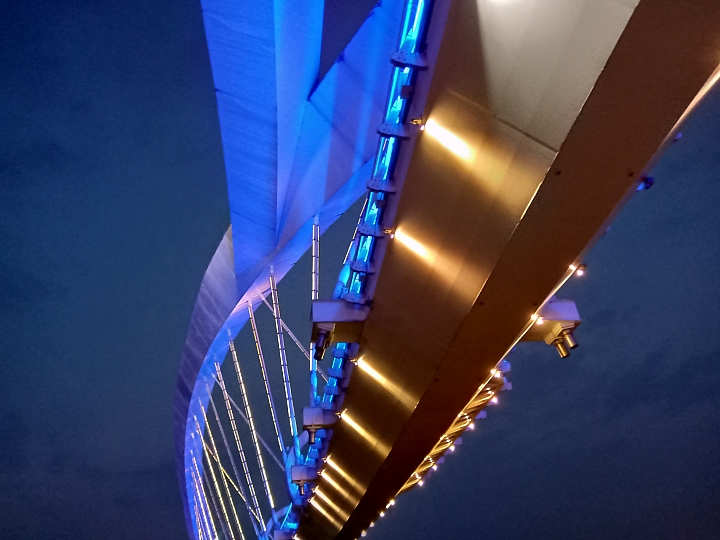 realme 3小試 平價機打電量不稀奇、看點在超級夜景！