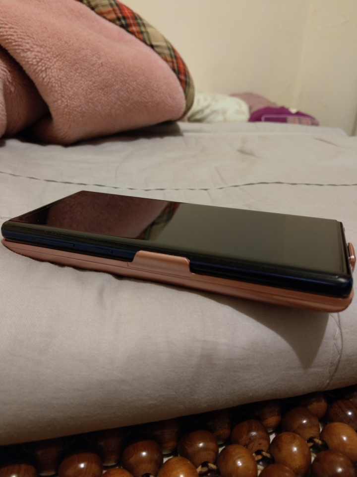 【簡短開箱】最近新入手的Note9背夾電池套(4/28更新初次使用小小心得)