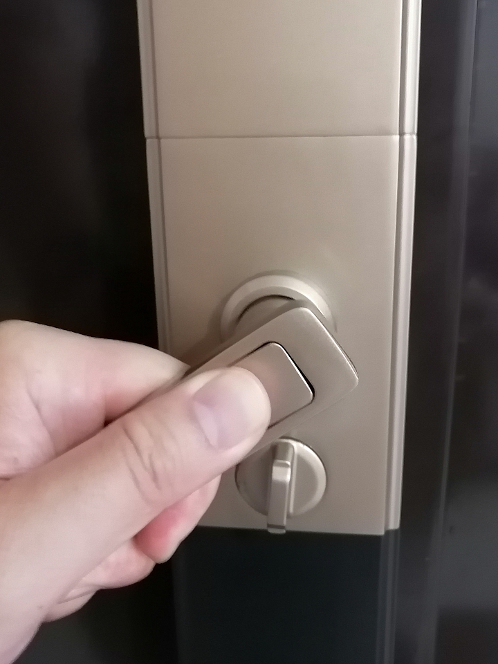 兩道門安裝電子鎖(EZSET PL2S0S10-RF + LOKIN 6611)的評估歷程