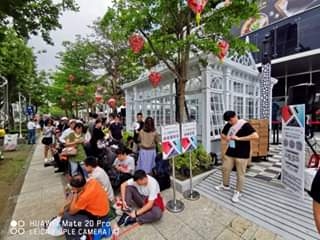 HUAWEI 華為 P30 系列 排隊禮 花粉熱情響應!