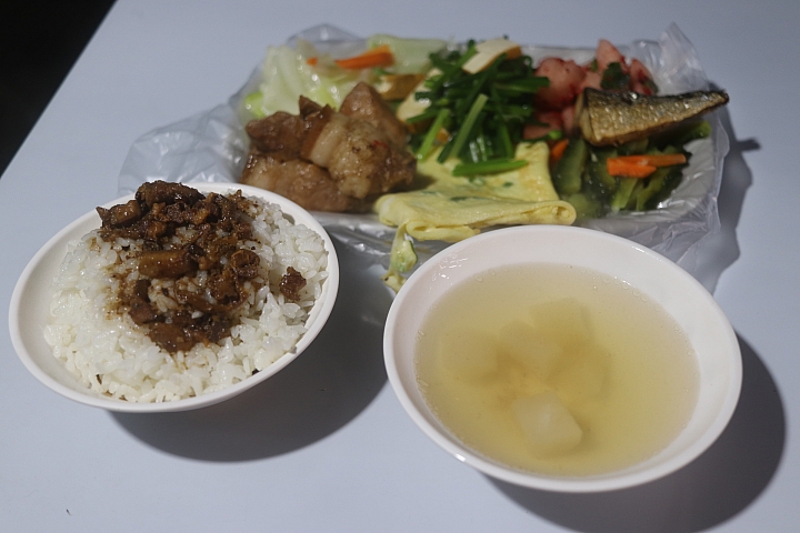 [新北新莊]顛覆傳統消夜 菜小粥清 的美食