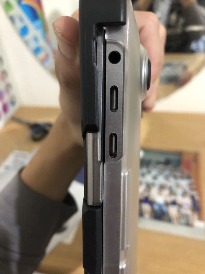 UAG MacBook Pro 保護殼疑問