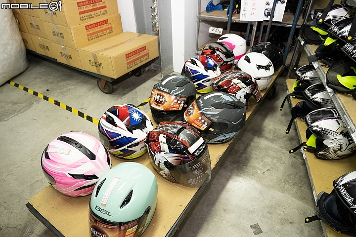 破解對國產帽的迷思！SOL HELMETS 安全帽撞擊測試實驗室、生產線參訪