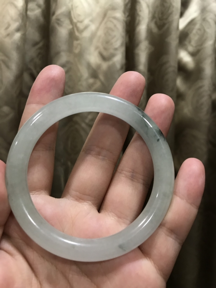 兩個玉鐲