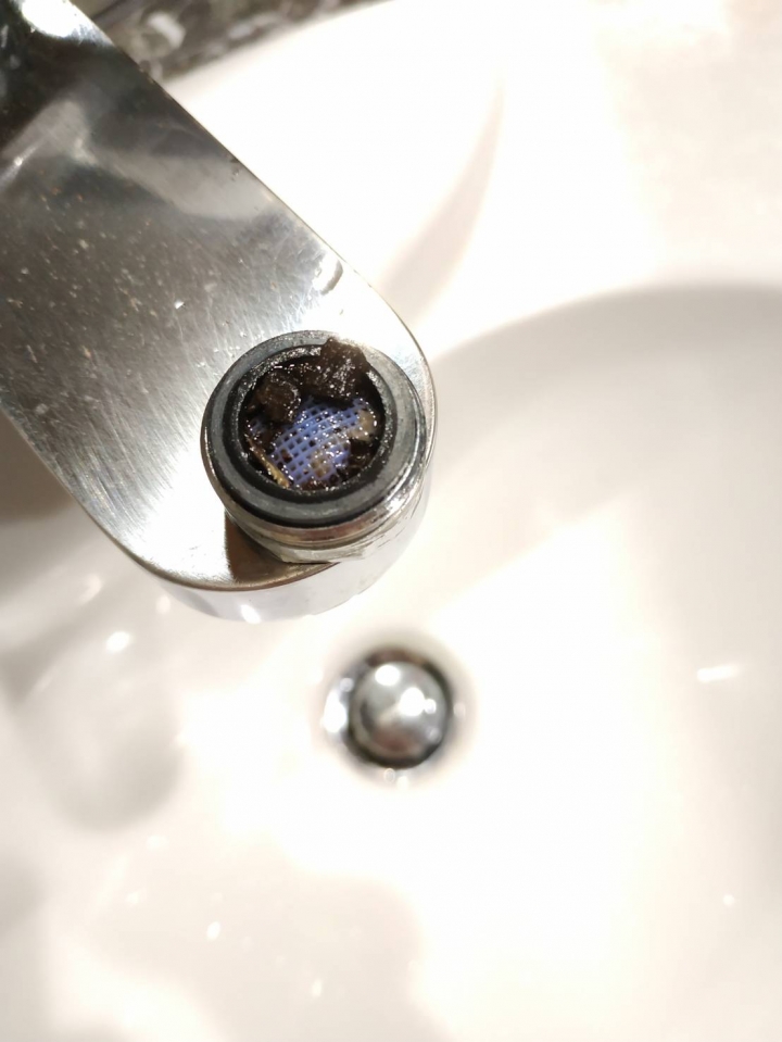 可怕的濾水頭...似乎該換了