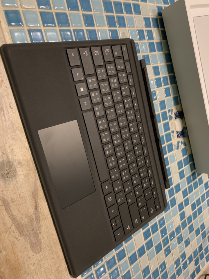 遲來的開箱文 surface pro 6