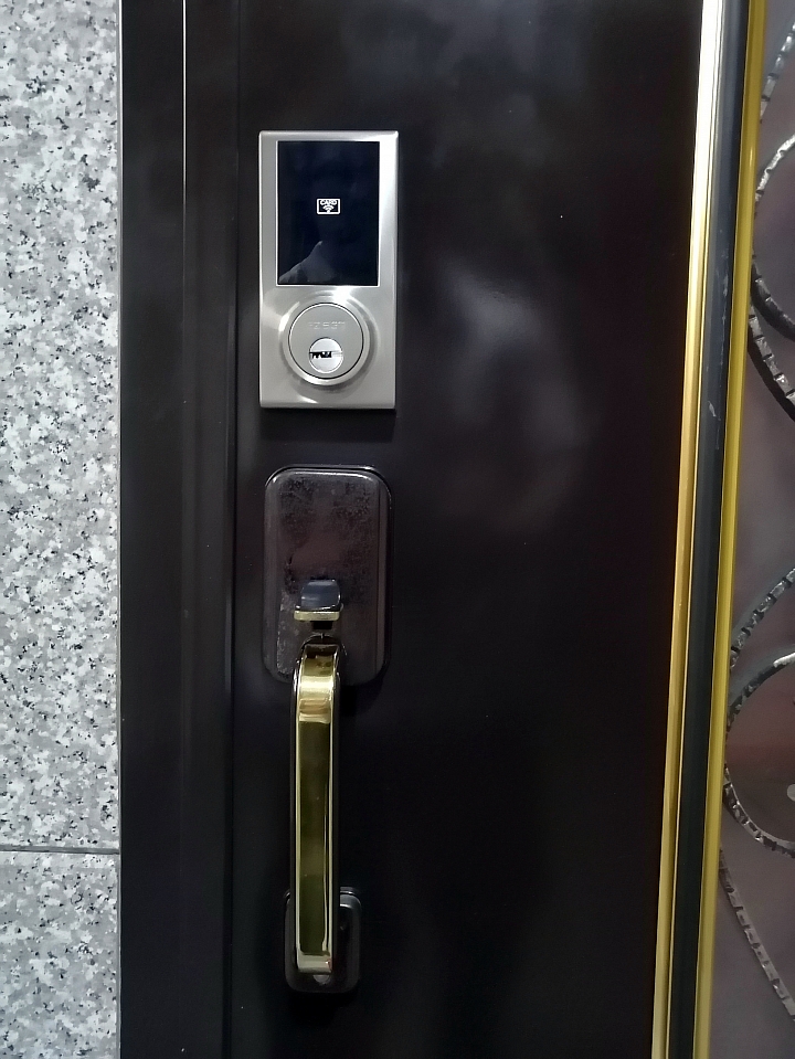 兩道門安裝電子鎖(EZSET PL2S0S10-RF + LOKIN 6611)的評估歷程