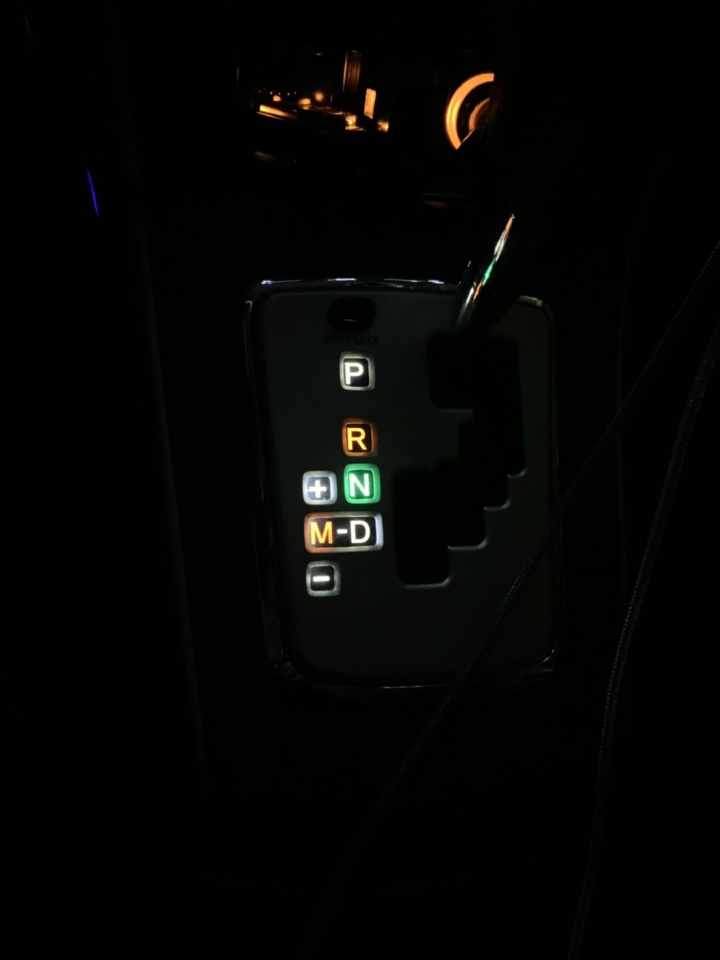10.5 Altis 排檔燈更換