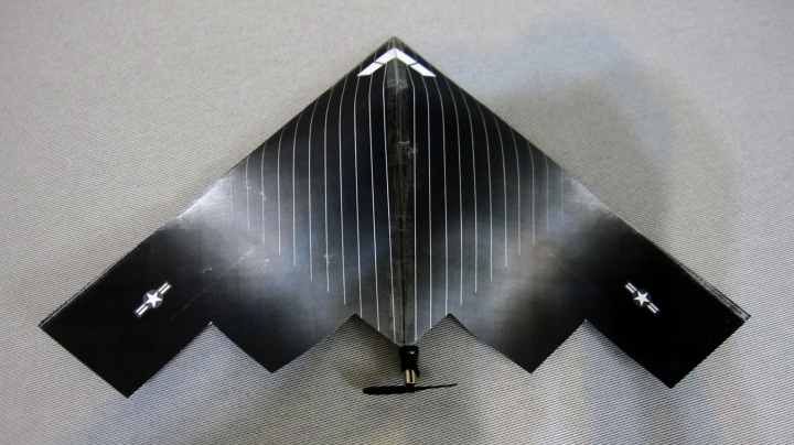3D 轟炸機B2立體紙飛機,使用Powerup 3.0遙控.