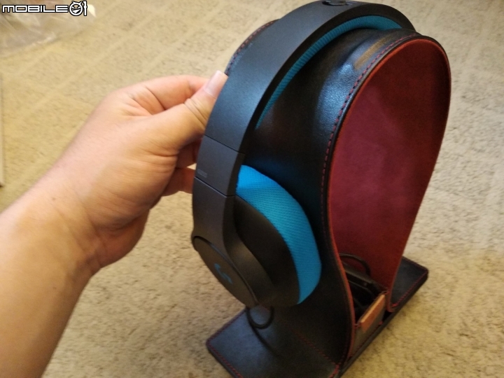 Logitech G233與ACASE耳機架 簡單分享