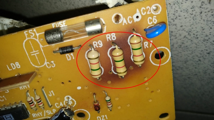 請問這台大同 TF-1511M 電扇的主機板是哪個零件故障了？謝謝。