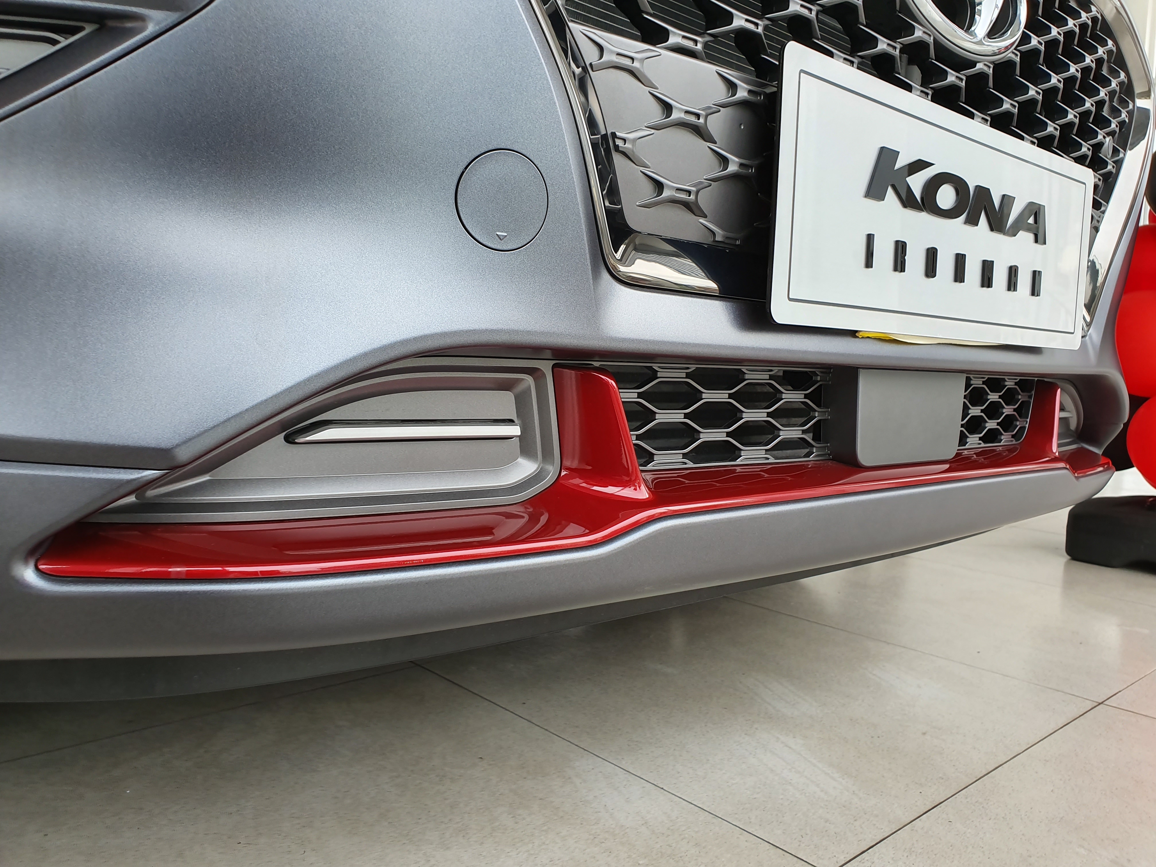 超帥、超稀有！限量50台「KONA鋼鐵人版」詳細賞車分享 (附專屬儀錶板&HUD開機影片)