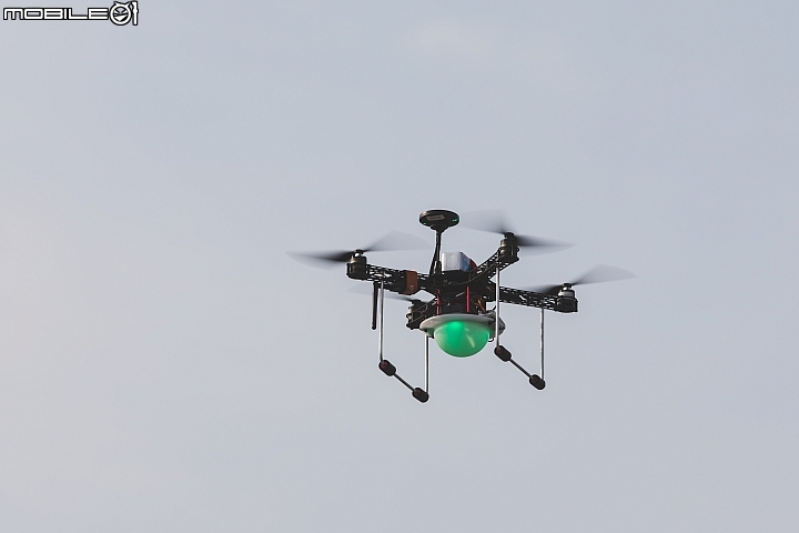 【採訪】Taiwan Drone 100 無人機群飛‧成功征服台南安平！產官學攜手推動無人機產業與教育！