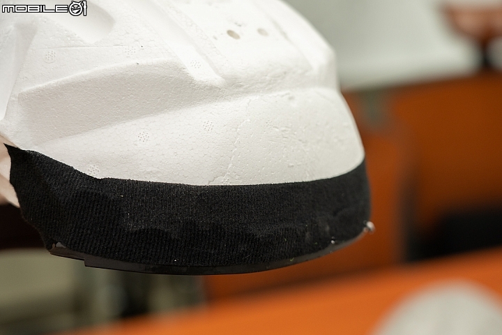 破解對國產帽的迷思！SOL HELMETS 安全帽撞擊測試實驗室、生產線參訪
