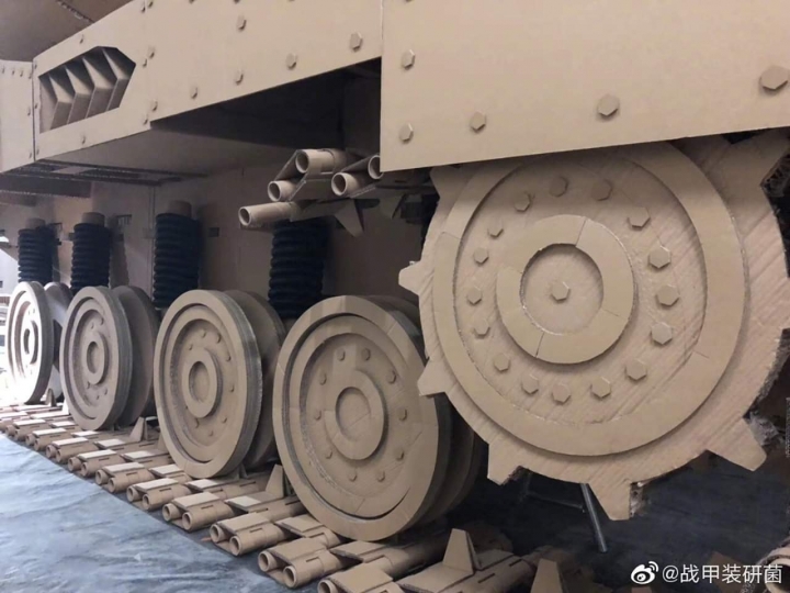帥～大陸軍迷用紙板自製以色列梅卡瓦主戰坦克