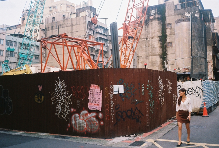 [Nikon TW20 QD]底片裝了就只好拍底片[Kodak 400]