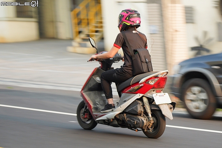 破解對國產帽的迷思！SOL HELMETS 安全帽撞擊測試實驗室、生產線參訪