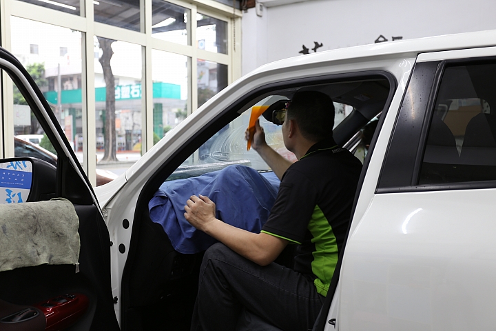 3M極光M40隔熱紙更換為舒熱佳LX70 前檔隔熱紙分享-Nissan Juke